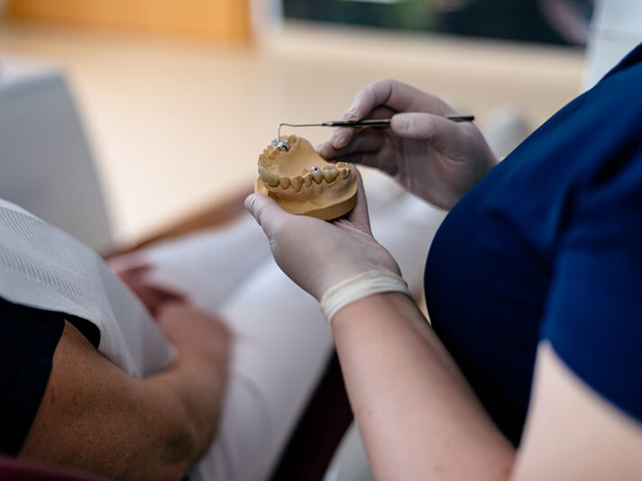 Zahnarztpraxis A. Exner am Geiseltalsee – Moderne Füllungstherapie und Wurzelkanalbehandlung